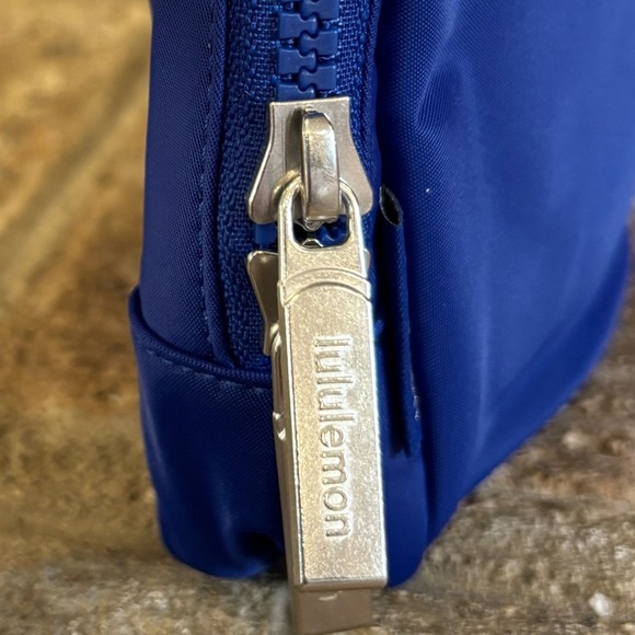 NWT Lululemon Everywhere Belt Large In Riverside/Silver - Picture 6 of 11